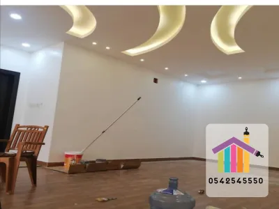 طلاء داخلي حريري مقاوم للبقع وسهل التنظيف - مثالي للصالات وغرف النوم في المنازل الإماراتية بجودة عالمية وأسعار تنافسية